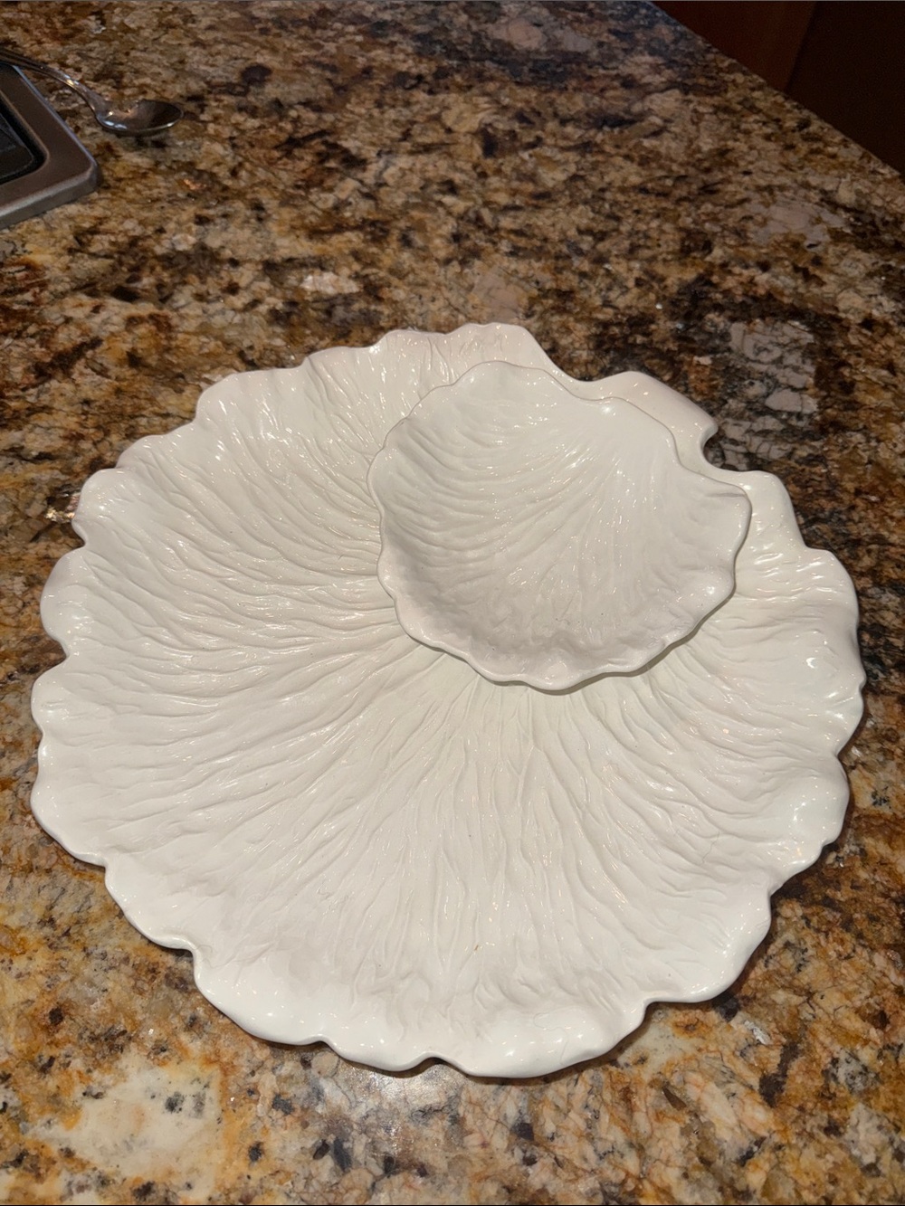 MCM Whittier California Pottery White Cabbage Leaf Chip & Dip Platter 1970’s